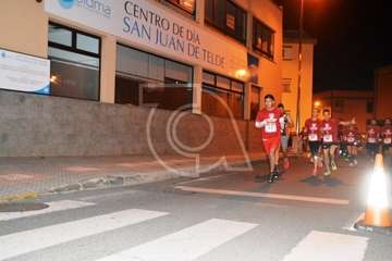 Telde se engancha al amor con su carrera nocturna (Foto TA)